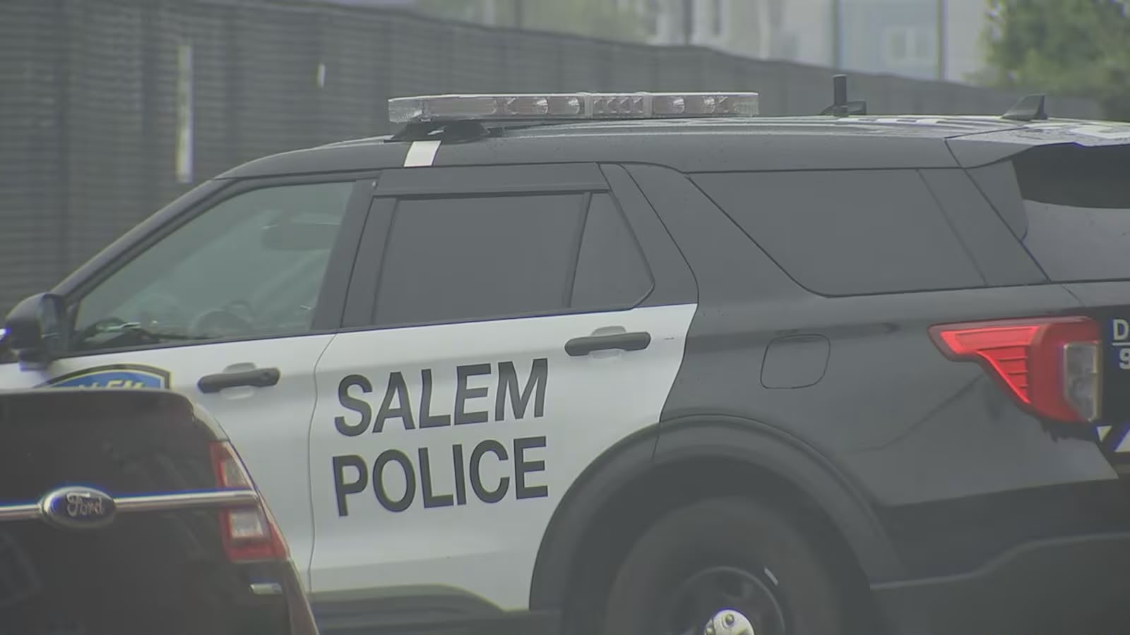 Homem é indiciado pela morte de mulher em Salem, MA